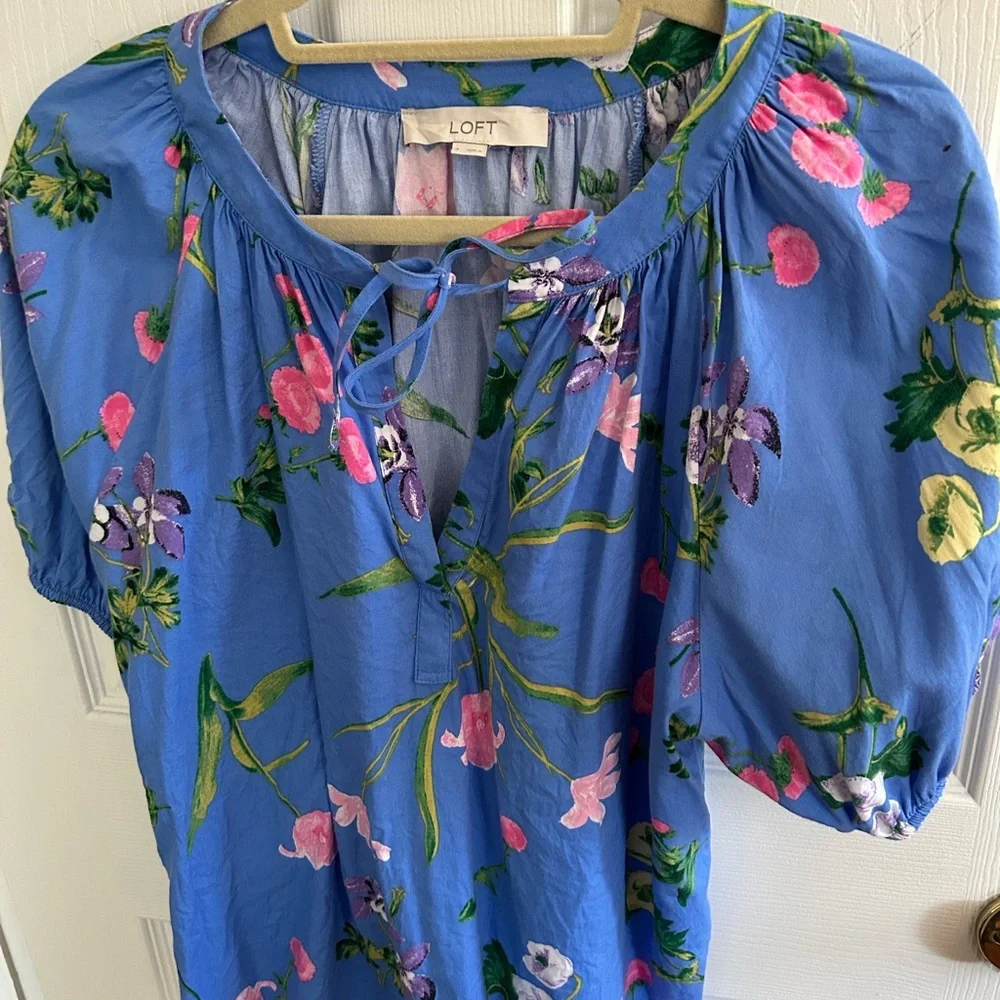 LOFT Blue and Pink Floral Blouse - Picture 3 of 4